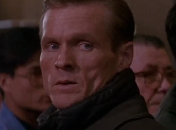 Stuart (William Sadler