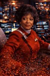 Nyota Uhura Kimdir Star Trek Evreninde İletişimin, Güçlü Kadın Temsilinin ve Kültürel Dönüşümün Simgesi