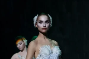 Siyah Kuğu Nina Sayers