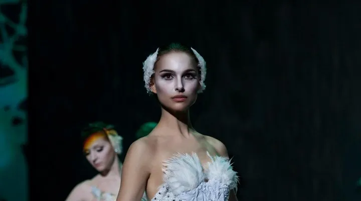 Siyah Kuğu Nina Sayers